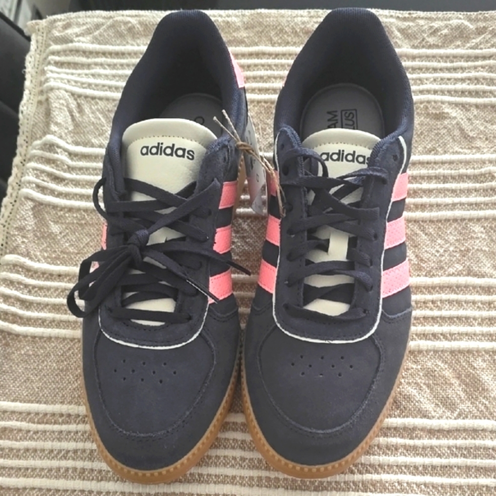 Adidas Blue and Pink Sneakers - Picture 3 of 7